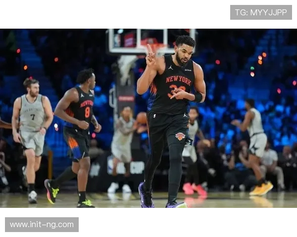 尼克斯克拉克森末节连中三分，成逆转马刺奇兵