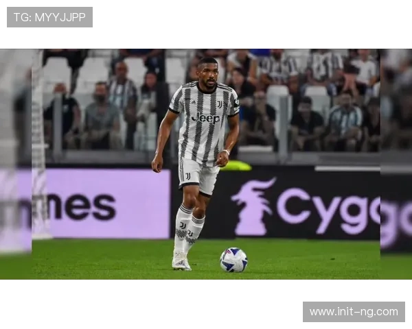 尤文图斯25-26赛季第四球衣曝光，横条纹复刻96-97赛季热身服